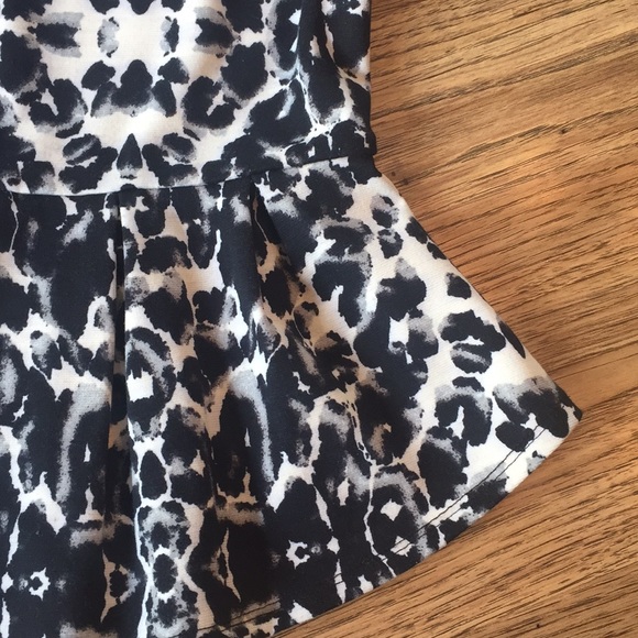 Mossimo Peplum Tank Top - Picture 3 of 4